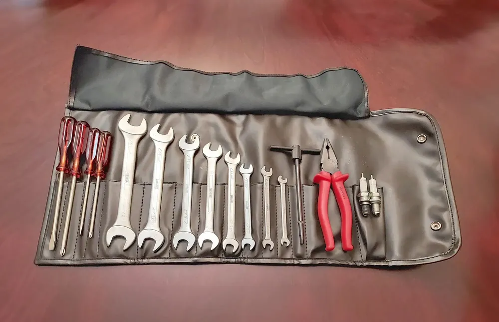 MarketPlace: Ferrari tool kit