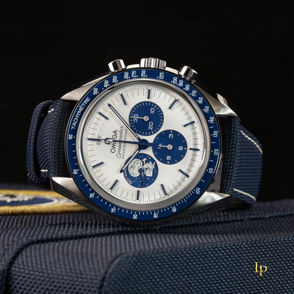 MarketPlace: Omega Speedmaster Silver Snoopy Award 50th Anniversary Watch Ref. 310.32.42.50.02.001 2025 Full Set