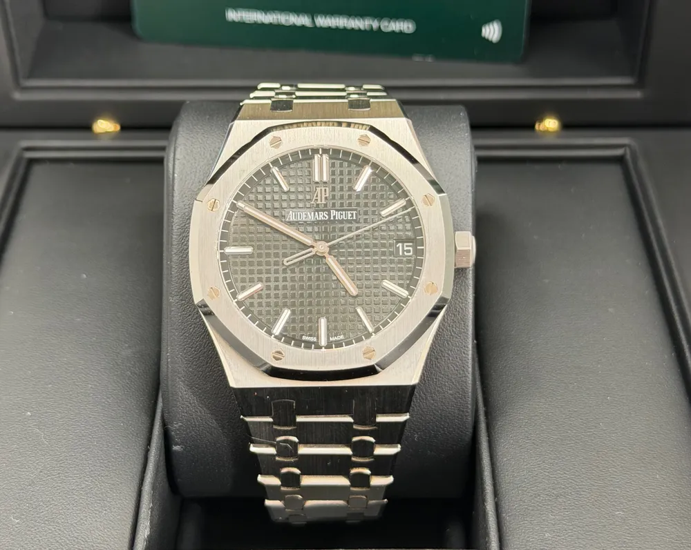 MarketPlace: 2019 Audemars Piguet Royal Oak Watch Reference 15500ST Full Set